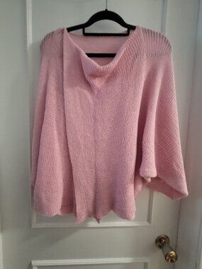 NWOT Boho Pastel Pink Draped Cape Sweater – One Size Perfect Layering Piece